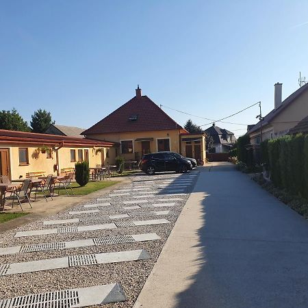 Апартаменты Privat U Jozefa Foeldesa Вельки-Медер Экстерьер фото